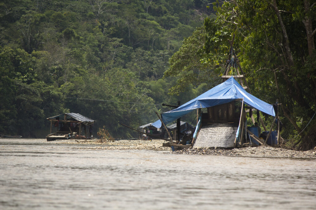 Minería ilegal en la región Amazonas afecta a los pueblos indígenas Awajún y Wampís. Foto: IRI Perú