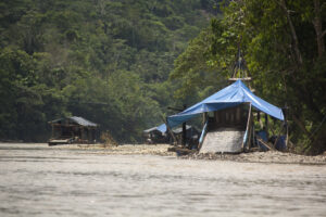 Minería ilegal en la región Amazonas afecta a los pueblos indígenas Awajún y Wampís. Foto: IRI Perú