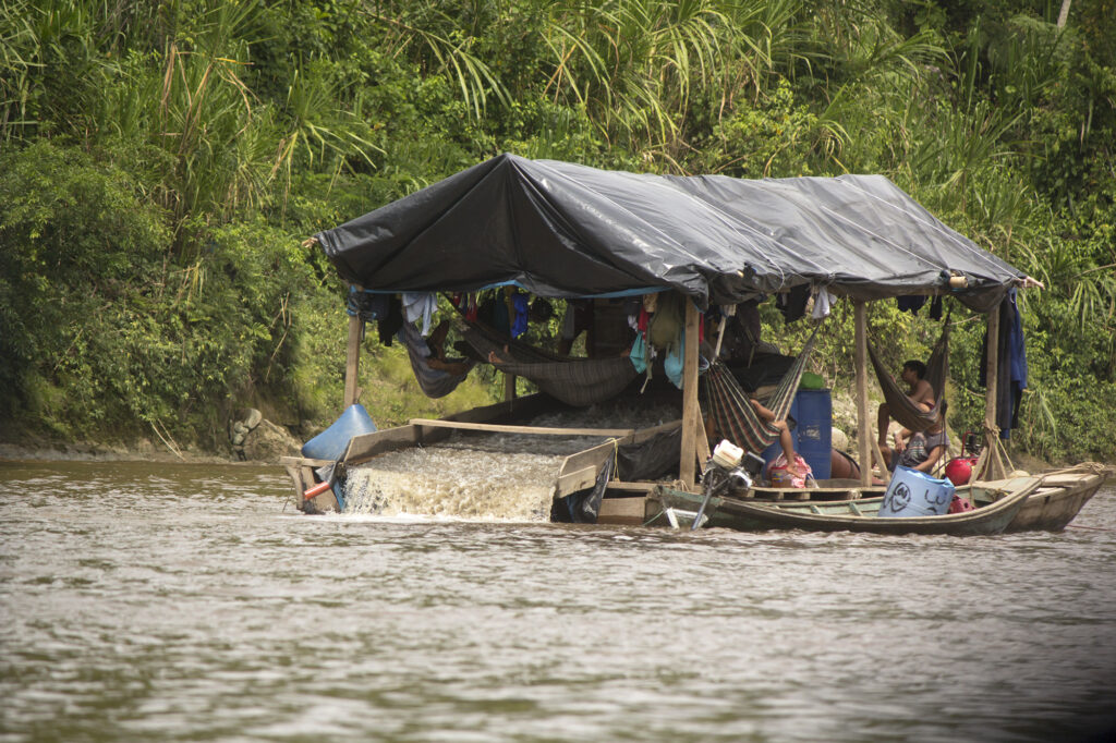 Minería ilegal en la región Amazonas afecta a los pueblos indígenas Awajún y Wampís